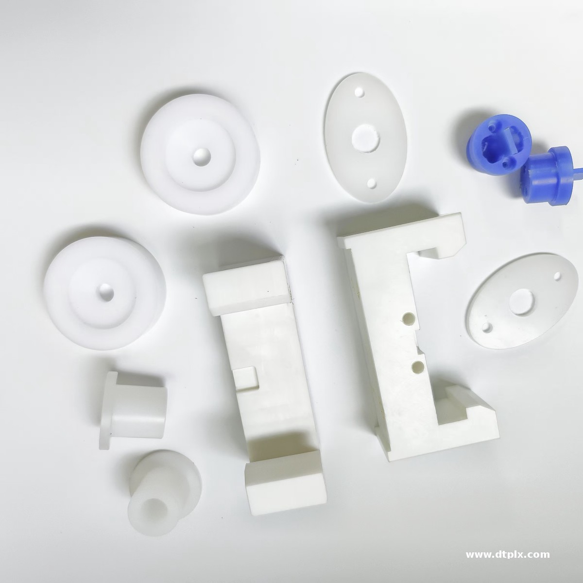 Customization of Stainless Steel Plastic Parts CNC Machining Services Offered