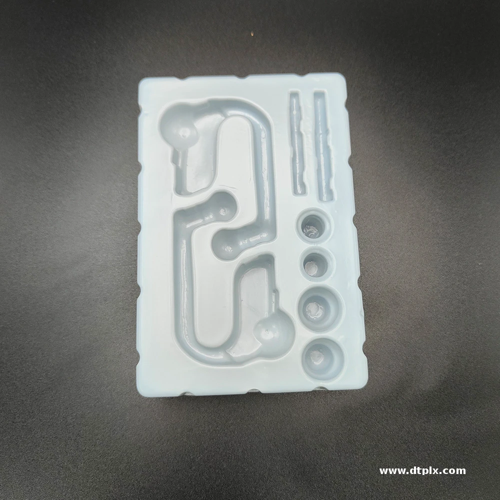 Custom Disposable Vacuum Formed Plastic Blister Inserts for Secure Hardware Product Protection Containers